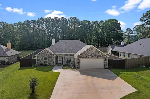 Exterior - 281 S Tracy Dr, Longview, TX 75603 photo 6 of 8