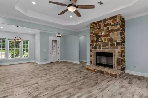 Living - 281 S Tracy Dr, Longview, TX 75603 photo 2 of 3