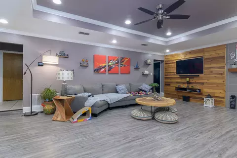 Living - 550 E Mountain Rd, Longview, TX 75604 photo 2 of 5