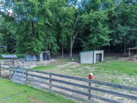 Exterior - 550 E Mountain Rd, Longview, TX 75604 photo 9 of 9