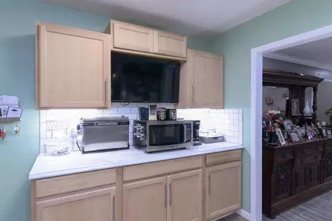 Kitchen - 550 E Mountain Rd, Longview, TX 75604 photo 5 of 5