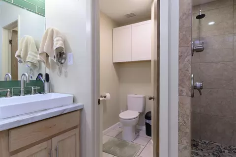 Bath - 550 E Mountain Rd, Longview, TX 75604 photo 1 of 3