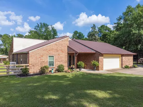 Exterior - 550 E Mountain Rd, Longview, TX 75604 photo 7 of 9