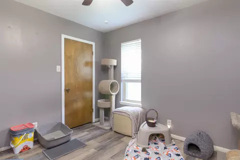 Bedroom - 550 E Mountain Rd, Longview, TX 75604 photo 2 of 3