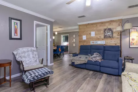Living - 550 E Mountain Rd, Longview, TX 75604 photo 4 of 5