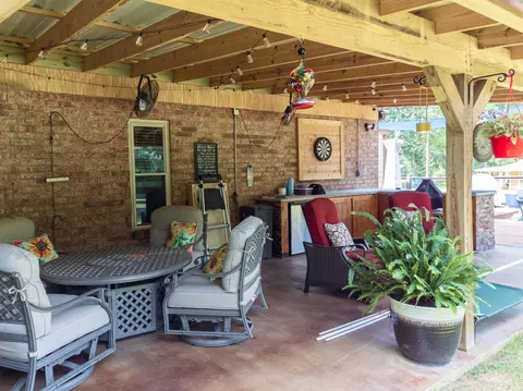 Exterior - 550 E Mountain Rd, Longview, TX 75604 photo 3 of 9