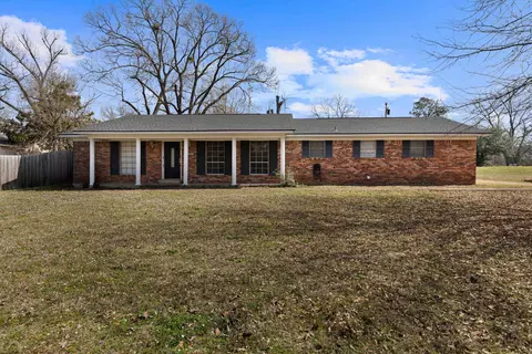 1904 Lakeshore Dr, Longview, TX 75605