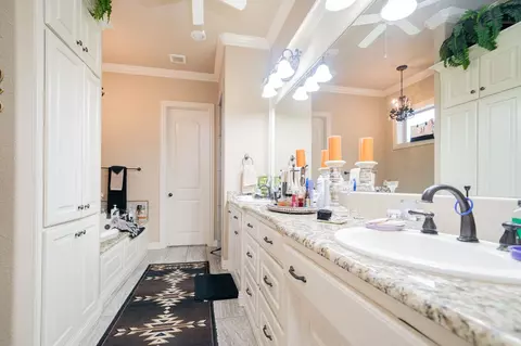 Bath - 135 Circle Dr, Longview, TX 75602 photo 2 of 3