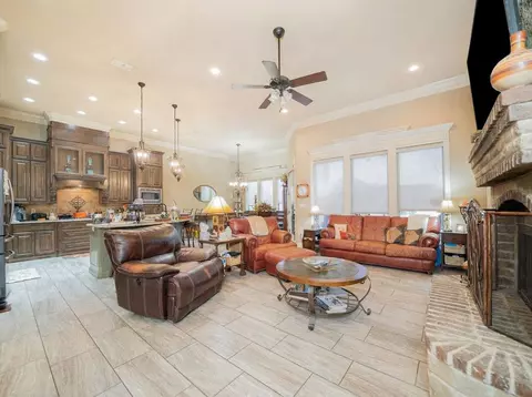 Living - 135 Circle Dr, Longview, TX 75602 photo 1 of 5