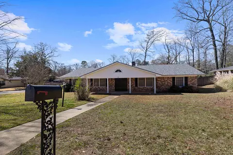 1601 Auburn Dr, Longview, TX 75601