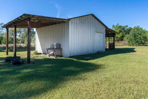 Exterior - 5896 Nuthatcher Rd, Gilmer, TX 75645 photo 8 of 15