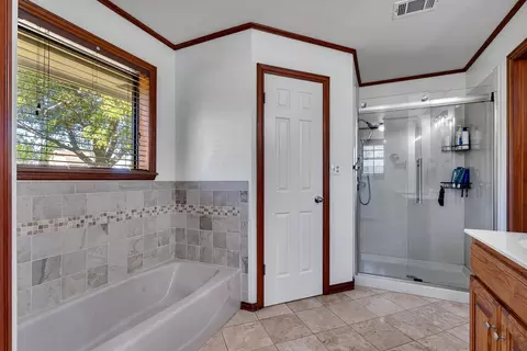 Bath - 5896 Nuthatcher Rd, Gilmer, TX 75645 photo 1 of 3