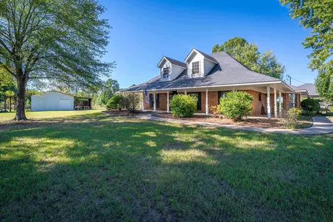 Exterior - 5896 Nuthatcher Rd, Gilmer, TX 75645 photo 1 of 15