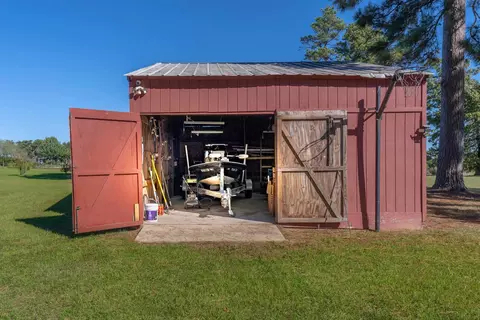 Exterior - 5896 Nuthatcher Rd, Gilmer, TX 75645 photo 7 of 15