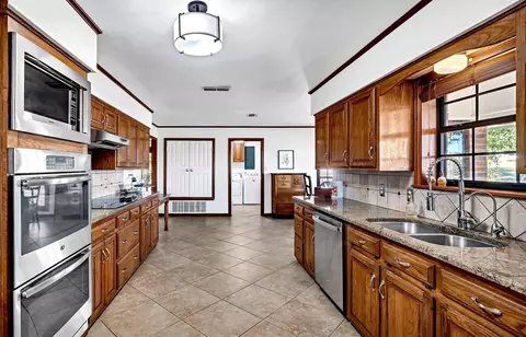 Kitchen - 5896 Nuthatcher Rd, Gilmer, TX 75645 photo 3 of 3