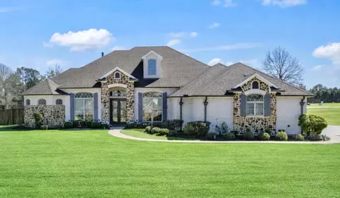 155 Ashbriar Ln, Longview, TX 75605