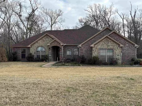 159 Stone Brook Dr, Henderson, TX 75654