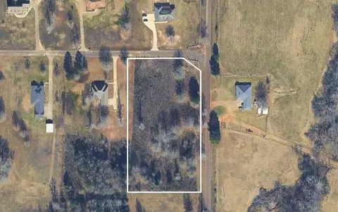 118 Deerfield Rd, Hallsville, TX 65650