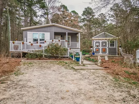 9461 Begonia Rd, Ore City, TX 75683