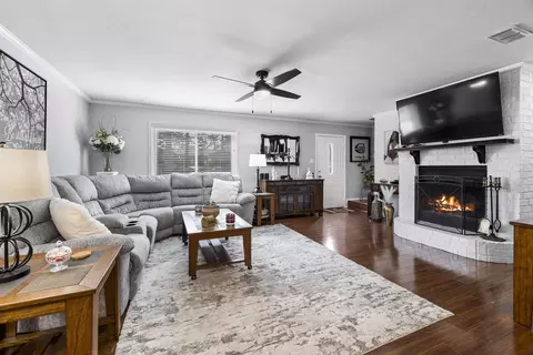 Living - 4 Spring Valley Cir, Longview, TX 75605 photo 1 of 1