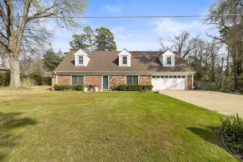 Exterior - 4 Spring Valley Cir, Longview, TX 75605 photo 2 of 8