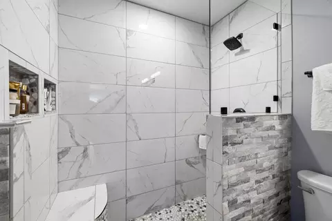 Bath - 4 Spring Valley Cir, Longview, TX 75605 photo 3 of 5