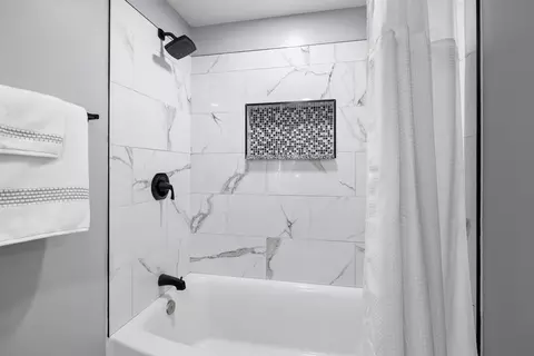 Bath - 4 Spring Valley Cir, Longview, TX 75605 photo 4 of 5