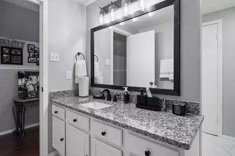 Bath - 4 Spring Valley Cir, Longview, TX 75605 photo 5 of 5