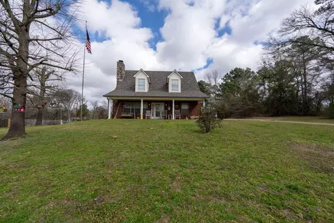 997 Sycamore St, Overton, TX 75684
