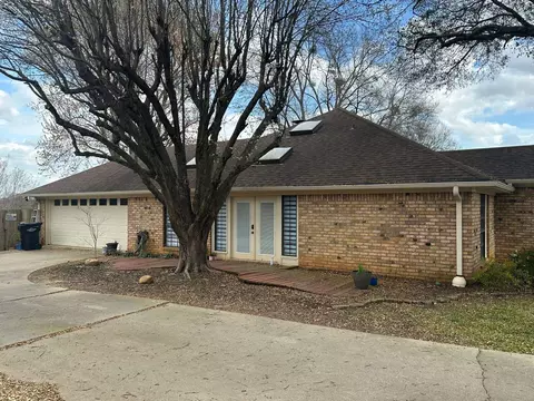 1703 Sha, Longview, TX 75605 photo 3