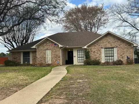 1703 Sha, Longview, TX 75605