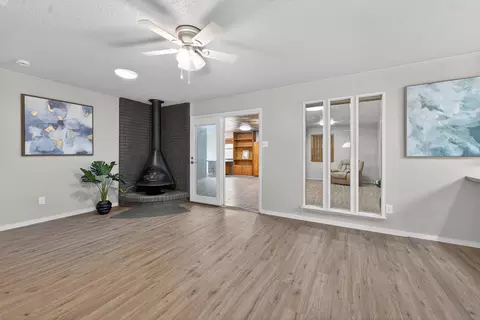 Living - 307 E Fairlane Dr, Longview, TX 75604 photo 4 of 7
