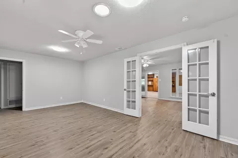 Living - 307 E Fairlane Dr, Longview, TX 75604 photo 2 of 7