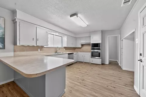 Kitchen - 307 E Fairlane Dr, Longview, TX 75604 photo 4 of 5