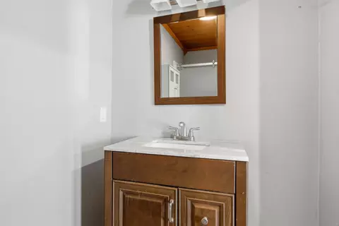 Bath - 203 Pirate Ave E, Longview, TX 75604 photo 2 of 5