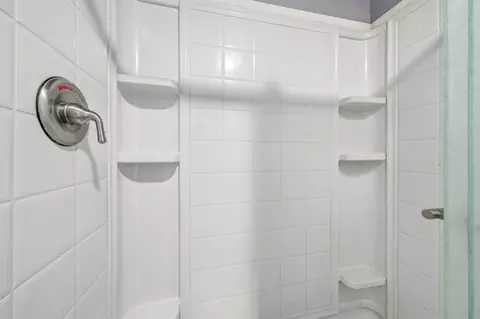 Bath - 203 Pirate Ave E, Longview, TX 75604 photo 5 of 5