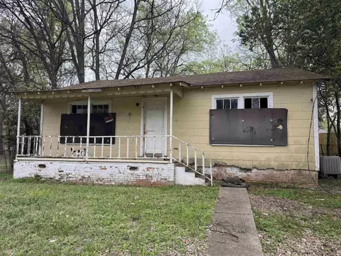 108 N Paul St, Gladewater, TX 75647