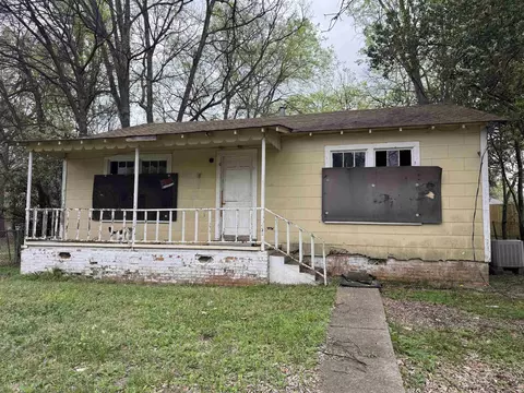 108 N Paul St, Gladewater, TX 75647