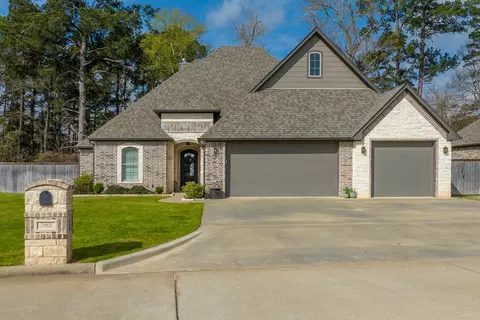 208 Saddle Brook Cir, Hallsville, TX 75650