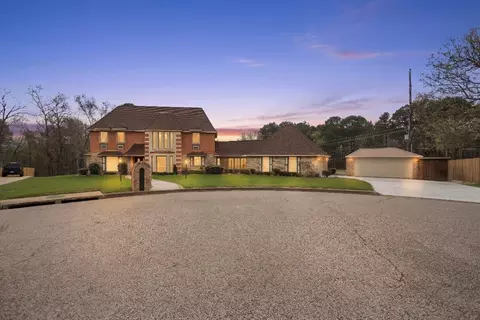 1102 Richwood St, Longview, TX 75604