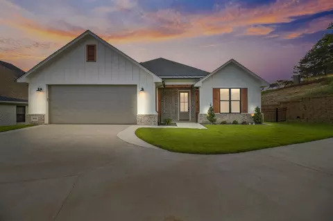 9244 Villas Ct, Tyler, TX 75703