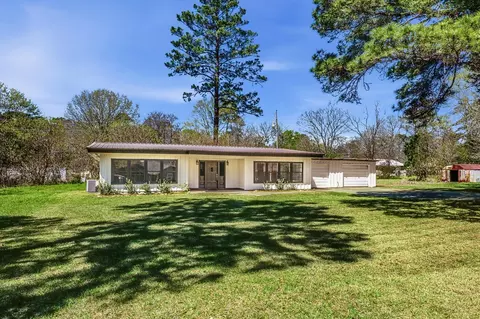 16 Pine Lake Dr, Huntsville, TX 77340