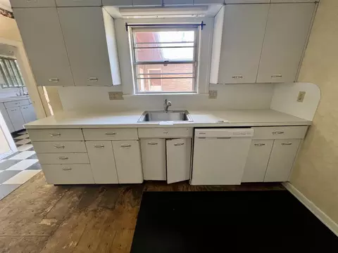 Kitchen - 524 E Young, Longview, TX 75602 photo 4 of 8