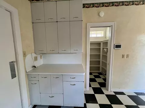 Kitchen - 524 E Young, Longview, TX 75602 photo 6 of 8