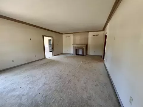 Living - 524 E Young, Longview, TX 75602 photo 3 of 8