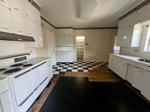 Kitchen - 524 E Young, Longview, TX 75602 photo 2 of 8