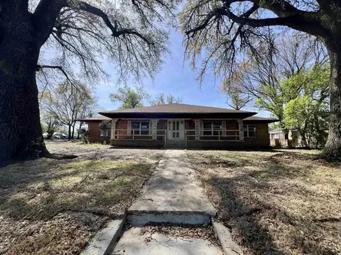 Exterior - 524 E Young, Longview, TX 75602 photo 1 of 6