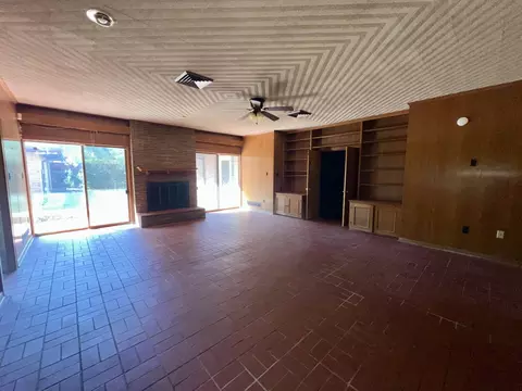 Living - 524 E Young, Longview, TX 75602 photo 7 of 8
