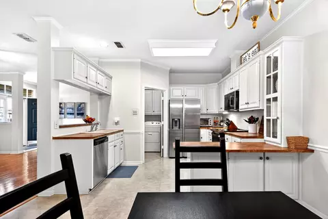 Kitchen - 306 Hampton Ct, Longview, TX 75605 photo 4 of 4