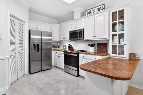 Kitchen - 306 Hampton Ct, Longview, TX 75605 photo 1 of 4